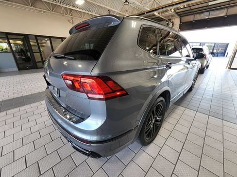 Used 2022 Volkswagen Tiguan SE R-Line FWD image 4