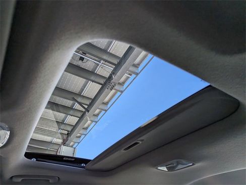 Used 2025 Hyundai Elantra SEL image 28