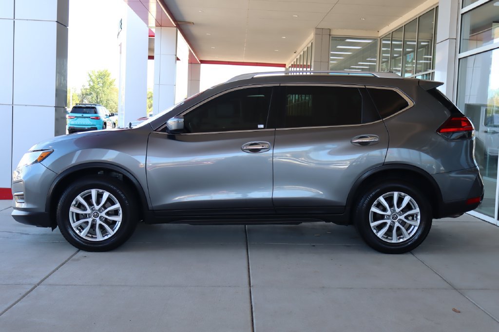 Used 2017 Nissan Rogue SV FWD image 4
