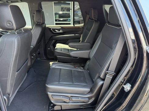 Used 2021 Chevrolet Tahoe Premier w/ Premium Package AWD/4WD image 18
