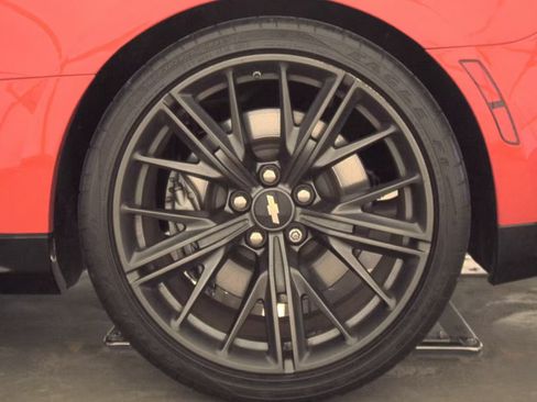 Used 2018 Chevrolet Camaro ZL1 RWD image 12