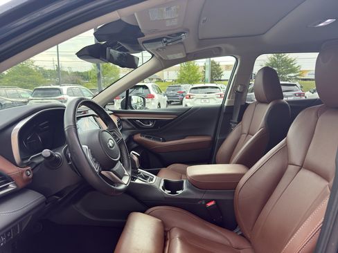 Used 2025 Subaru Outback Touring AWD/4WD image 9