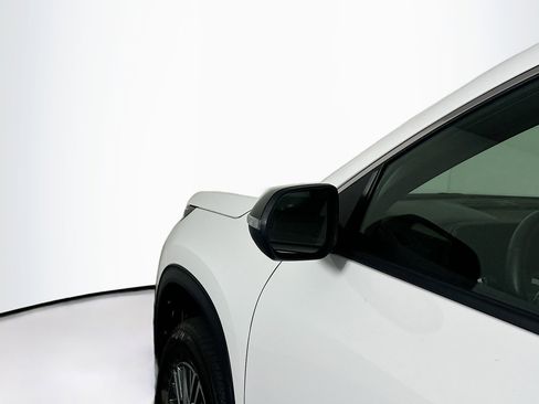 Used 2025 Chevrolet Traverse LT image 16