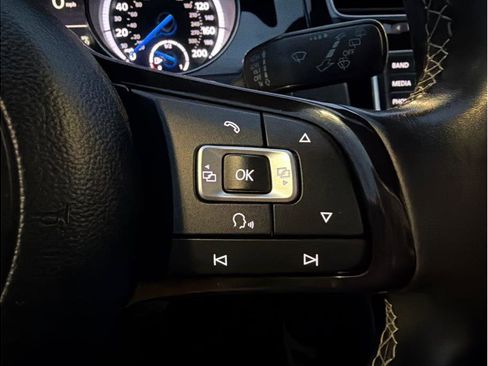 Used 2016 Volkswagen Golf R 4-Door image 18