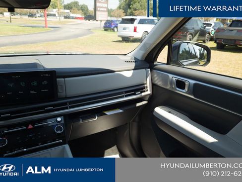 New 2026 Hyundai Santa Fe SE image 17