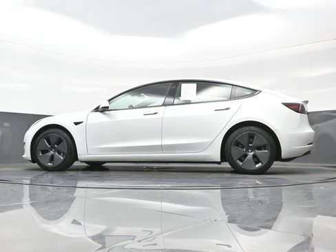 Used 2023 Tesla Model 3 Standard Range image 25