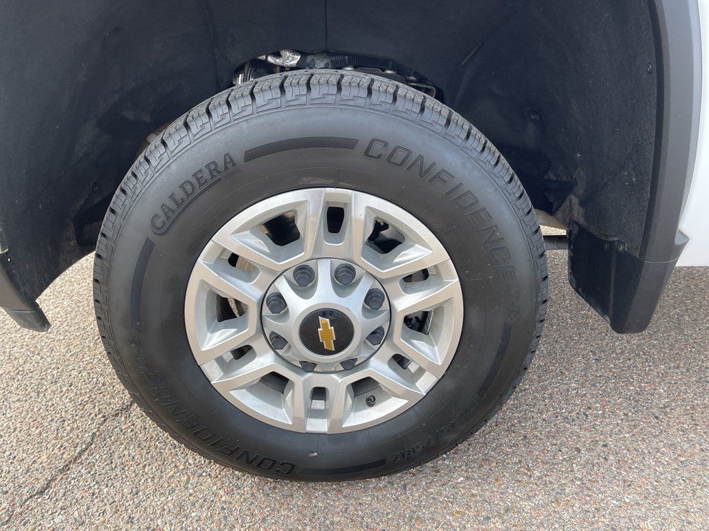 Used 2024 Chevrolet Silverado 2500 LT AWD/4WD image 19