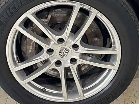 Used 2023 Porsche Cayenne AWD/4WD image 14