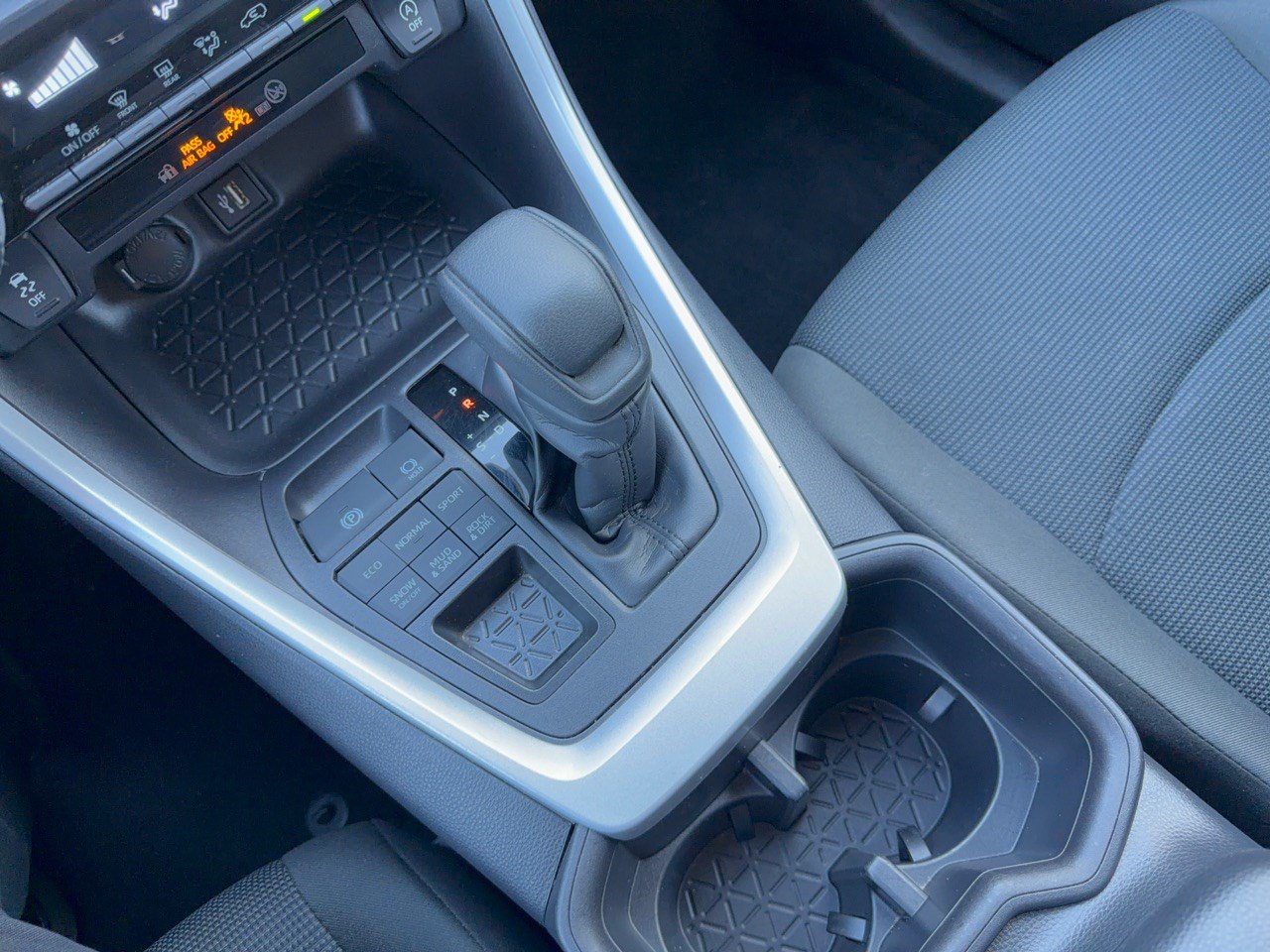 Used 2025 Toyota RAV4 LE AWD/4WD image 21