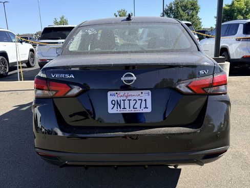 Used 2024 Nissan Versa SV FWD image 4