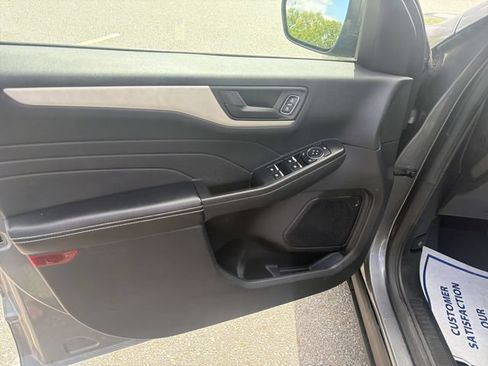 Used 2022 Ford Escape SE AWD/4WD image 23