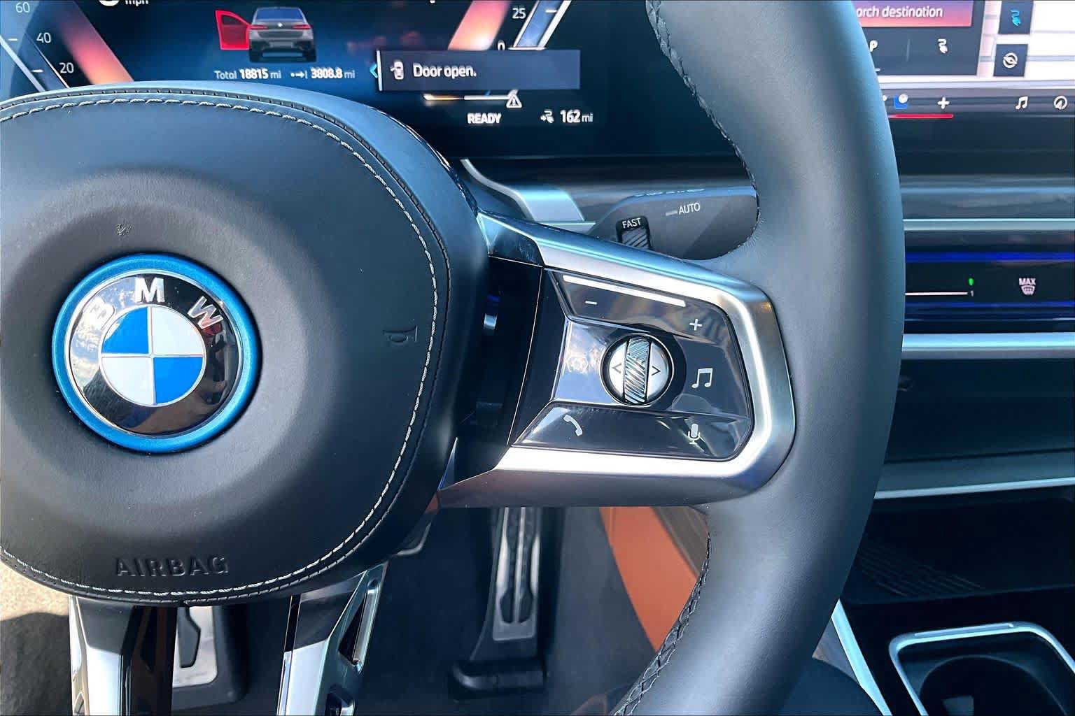 Used 2023 BMW i7 xDrive60 AWD/4WD image 21