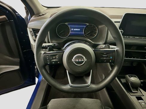 Used 2023 Nissan Rogue SV image 18