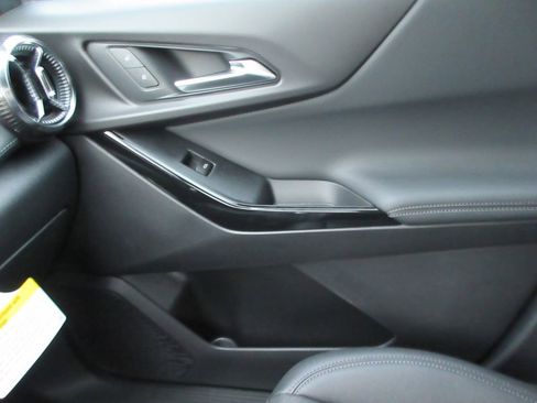 New 2026 Chevrolet Equinox LT w/ Convenience Package II image 35