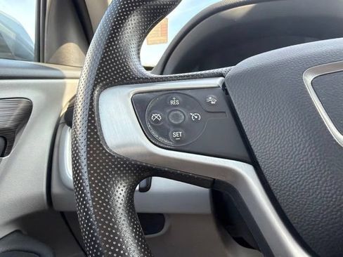 Used 2023 GMC Terrain SLE w/ Driver Convenience Package FWD image 34