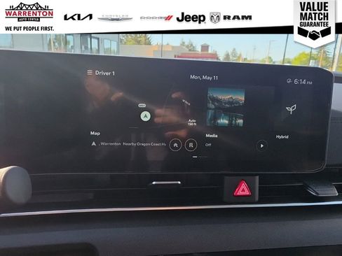 Certified 2025 Kia Carnival EX FWD image 18