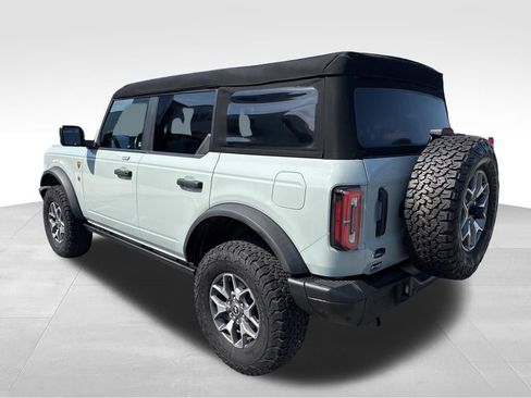 Used 2023 Ford Bronco Badlands AWD/4WD image 3