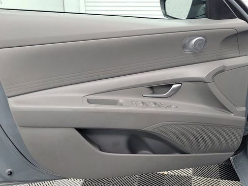 Used 2023 Hyundai Elantra SEL FWD image 18