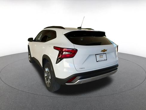 Used 2025 Chevrolet Trax LT image 11