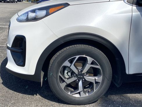 Used 2021 Kia Sportage LX image 9