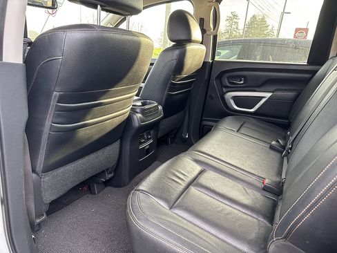 Used 2017 Nissan Titan SL w/ SL Towing Convenience Package image 5
