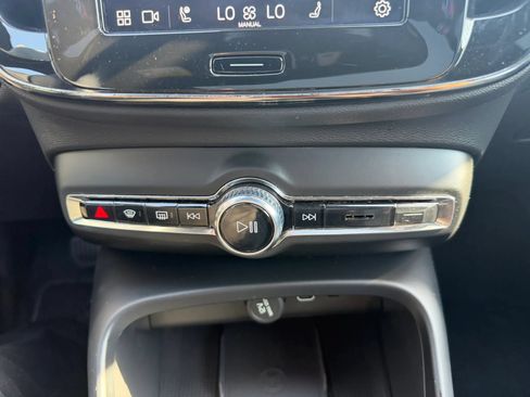 Used 2024 Volvo XC40 B5 Core AWD/4WD image 18