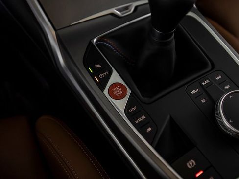 Used 2026 BMW M3 w/ Executive Package image 35