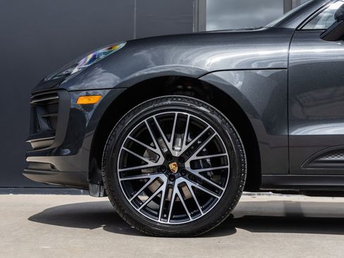 Certified 2026 Porsche Macan AWD/4WD image 17