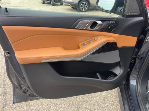 Used 2022 BMW X7 M50i w/ Luxury Seating Package image 33