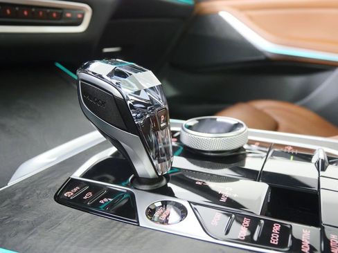 Used 2022 BMW X7 xDrive40i w/ M Sport Package image 33