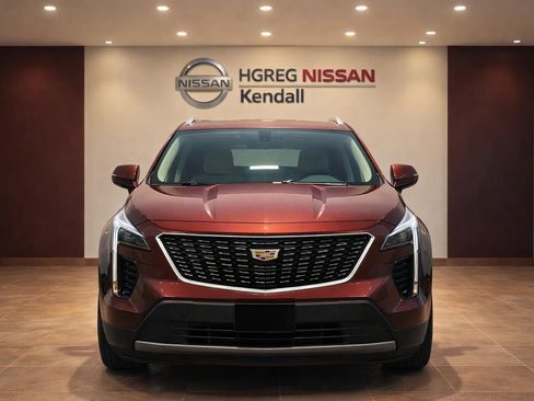 Used 2023 Cadillac XT4 Luxury w/ Cold Weather Package AWD/4WD image 4