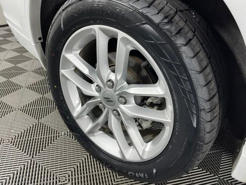 Used 2024 Dodge Durango GT RWD image 16