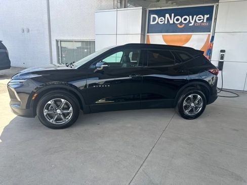 Used 2023 Chevrolet Blazer LT AWD/4WD image 11