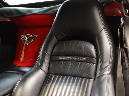 Used 2003 Chevrolet Corvette Convertible w/ Preferred Equipment Group1 RWD image 22
