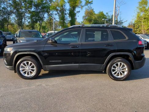 Used 2020 Jeep Cherokee Latitude w/ Cold Weather Group image 7