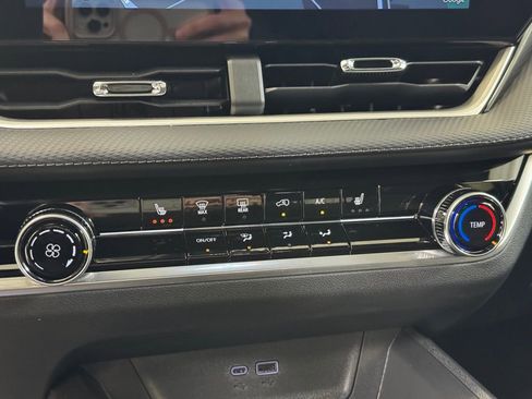 New 2026 Chevrolet Equinox LT w/ LPO, Floor Liner Package image 36