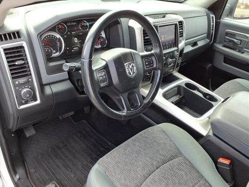 Used 2018 RAM 1500 SLT image 11