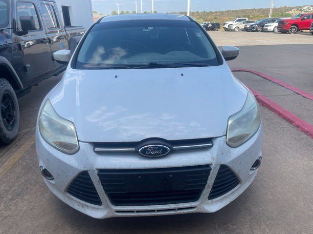 Used 2014 Ford Focus SE w/ SE Sport Package FWD image 9