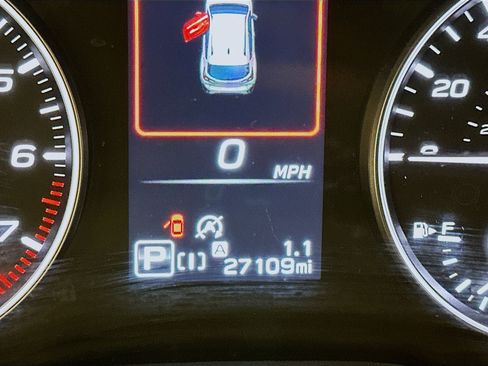 Used 2024 Subaru Crosstrek 2.0i Premium image 19