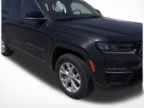 Used 2023 Jeep Grand Cherokee Limited AWD/4WD image 3