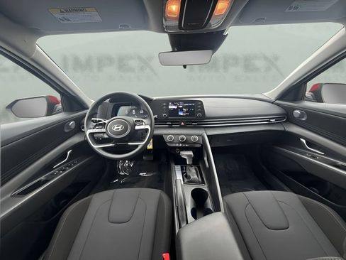 Used 2026 Hyundai Elantra SE FWD image 7
