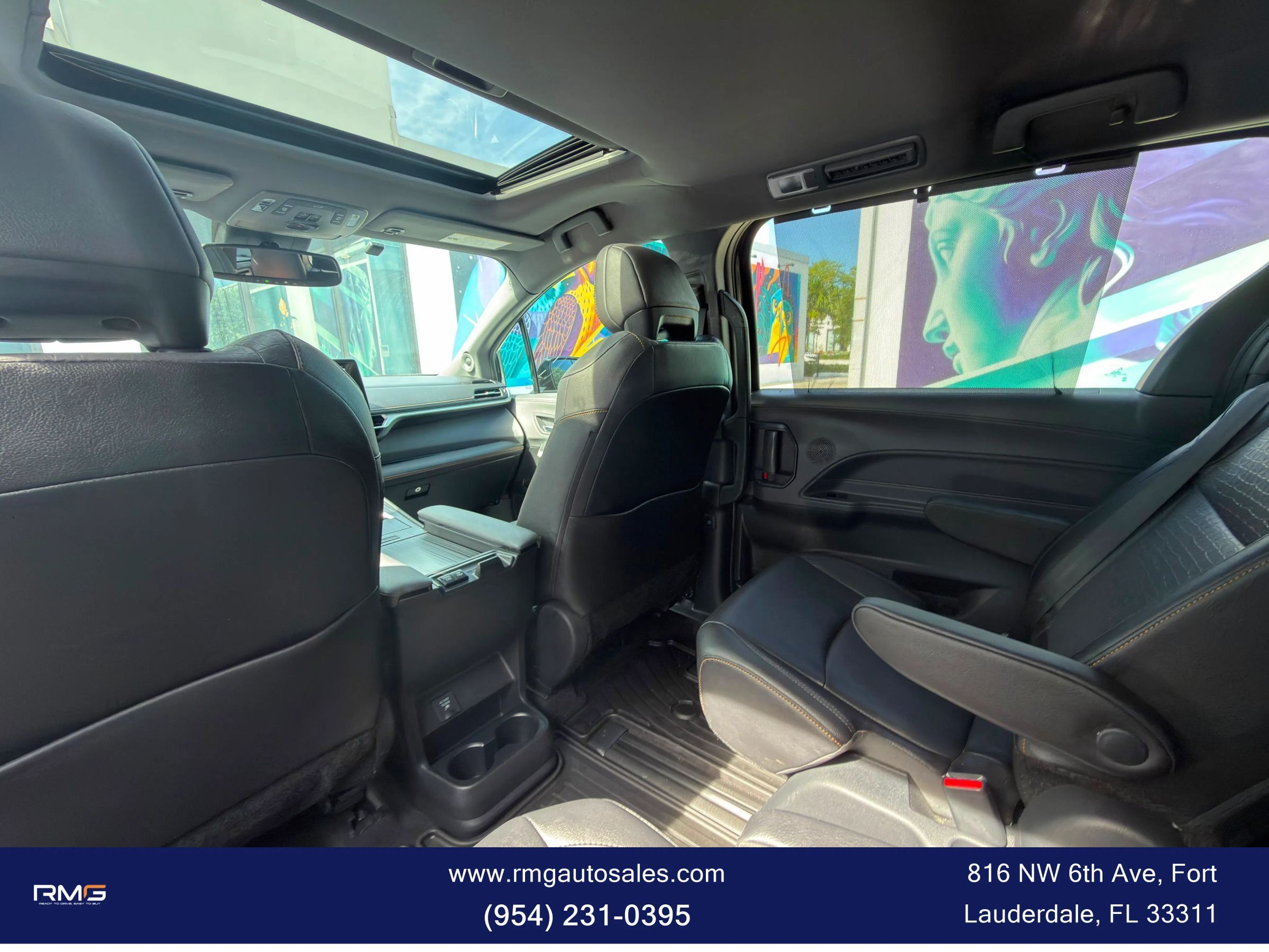 Used 2024 Toyota Sienna XLE Woodland Edition AWD/4WD image 17