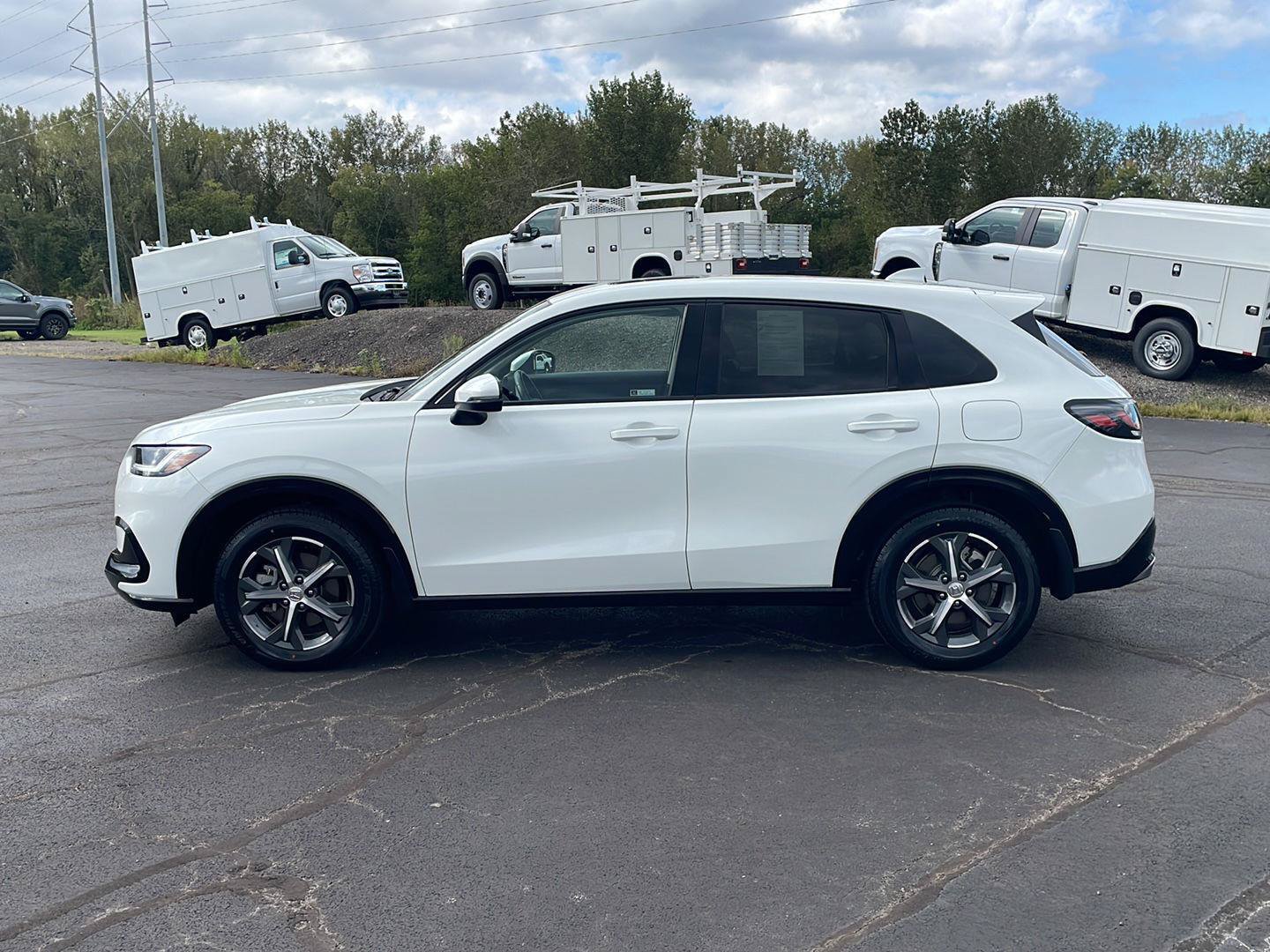 Used 2024 Honda HR-V EX-L image 2