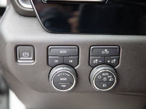 Used 2024 Chevrolet Silverado 1500 RST AWD/4WD image 19