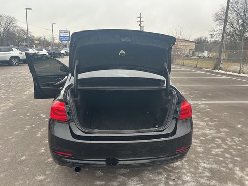 Used 2017 BMW 320i xDrive Sedan image 9