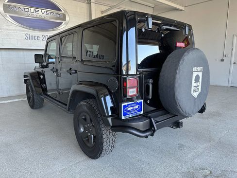 Used 2012 Jeep Wrangler Unlimited Rubicon image 10
