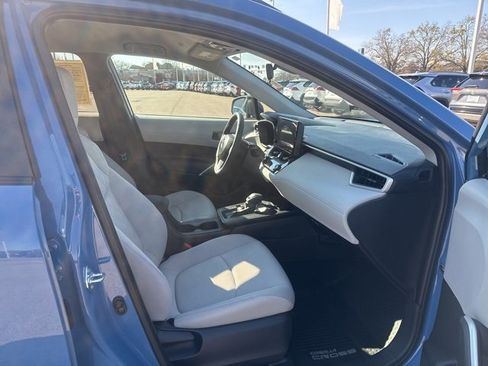 Used 2026 Toyota Corolla Cross LE image 15