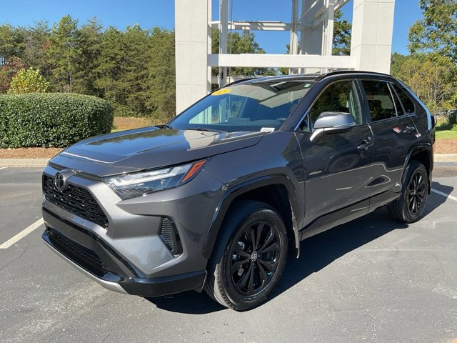 Used 2025 Toyota RAV4 SE AWD/4WD image 2