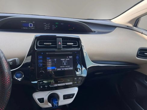 Used 2017 Toyota Prius Two w/ Prius Two Safety Plus Package FWD image 17