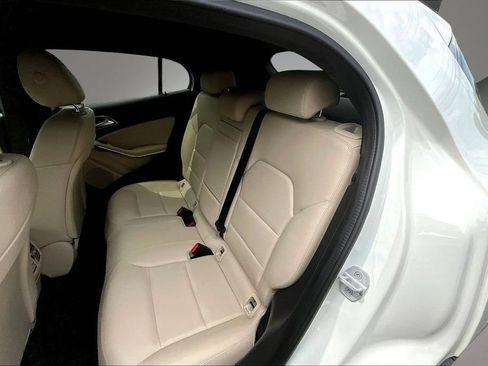 Used 2018 Mercedes-Benz GLA 250 4MATIC image 17